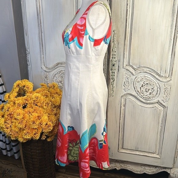 Flirty Floral Sleeveless White Gore Skirt Dress 60’s Inspired - Picture 4 of 10